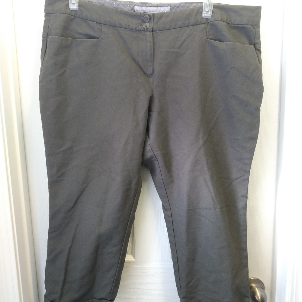 Old Navy cropped pants